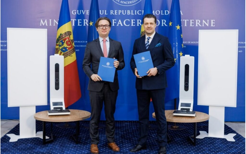 40 de echipamente moderne pentru prelevarea datelor biometrice vor merge la misiunile diplomatice și oficiile consulare ale Republicii Moldova