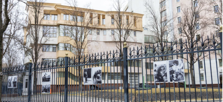 expozitie in aer liber la parlament