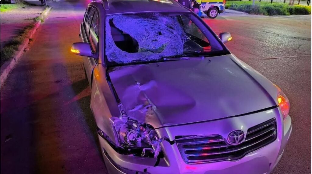 Un bărbat a murit pe loc după ce intenționat s-ar fi aruncat în fața unei mașini 1 Un bărbat a murit pe loc după ce intenționat s-ar fi aruncat în fața unei mașini