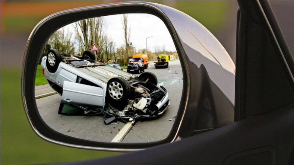 Numărul accidentelor rutiere este într-o continuă descreștere față de media ultimilor 10 ani 8 Numărul accidentelor rutiere este într-o continuă descreștere față de media ultimilor 10 ani
