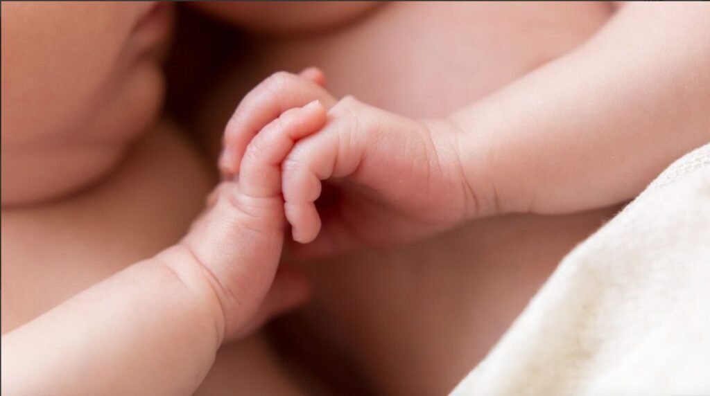 Un bebeluș a dispărut dintr-o maternitate - personalul medical a alertat autoritățile și sunt efectuate cercetări pentru găsirea copilului