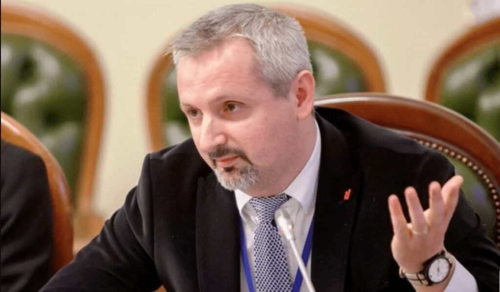 OPINII// Doru Petruți: “Nu ai cum să ajungi în așa situație decât dacă muncești foarte serios în direcția de a nu rata nici o situație de a da cu mucii în fasole” 1 doru petruti