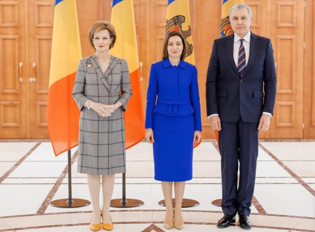 Maia Sandu a participat, împreună cu Familia Regală a României, la forumul economic moldo-român 1 Maia Sandu a participat, împreună cu Familia Regală a României, la forumul economic moldo-român