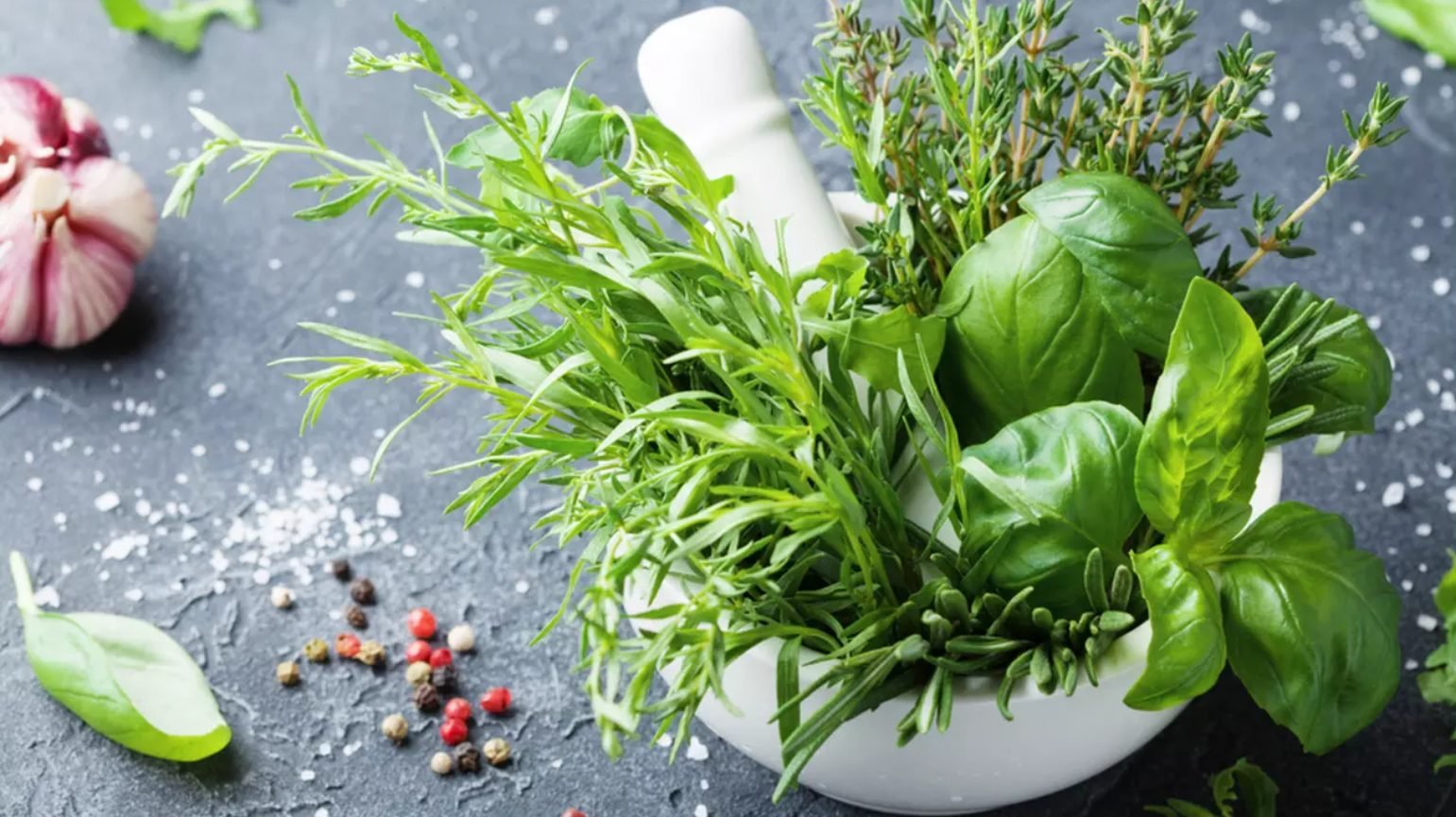 STUDIU// Condimente și ierburi aromatice - proprietățile medicinale