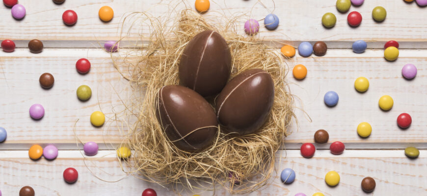 o femeie a otravit o familie cu oua de ciocolata de paste un baietel de 7 ani a murit restul sunt in stare grava vei afla cine sunt 45638200