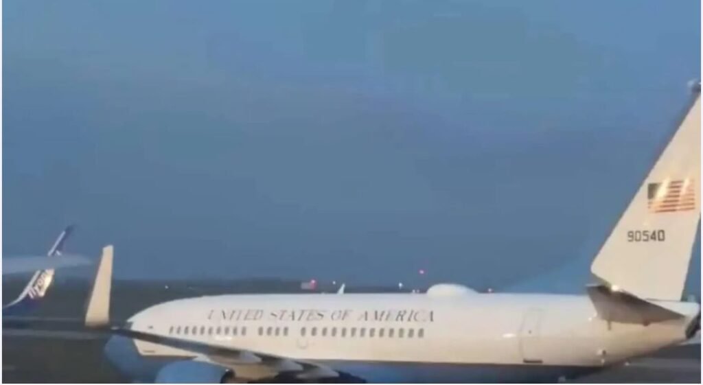Vizită discretă a unei delegații americane de rang înalt la Chișinău. Avion militar-diplomatic al SUA, aterizat din Bruxelles