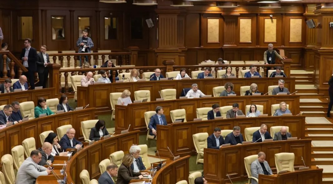 Vot fulger în Parlament și lipsă de transparență - Promo-LEX critică modul în care a fost reinterpretată Legea amnistiei