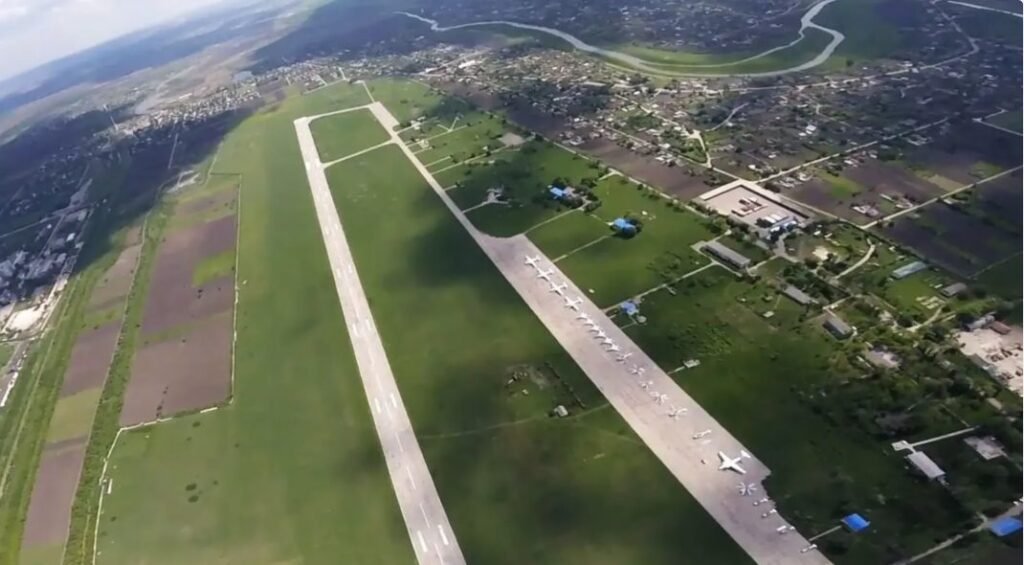 Aeroportul din Mărculești va fi transformat în hub cargo și integrat cu Aeroportul Internațional Chișinău 1 Aeroportul din Mărculești va fi transformat în hub cargo și integrat cu Aeroportul Internațional Chișinău