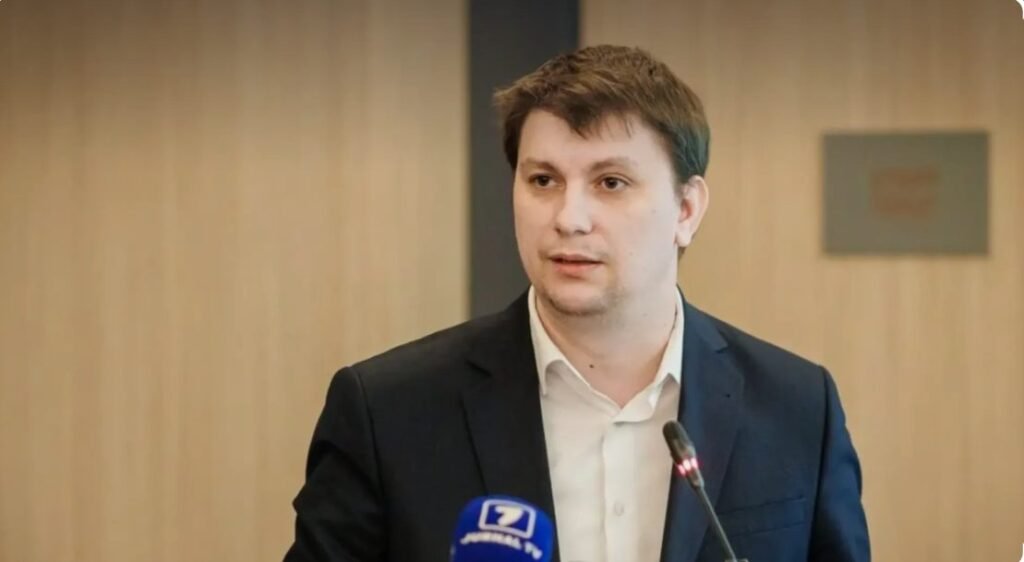 Alexandru Iacub reacționează după reținerea mai multor șefi de la vamă pentru corupție: „Serviciul Vamal nu tolerează astfel de fapte” 1 Alexandru Iacub reacționează după reținerea mai multor șefi de la vamă pentru corupție: „Serviciul Vamal nu tolerează astfel de fapte”