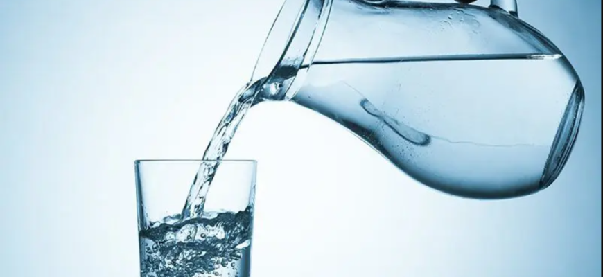 apa minerala si apa de la robinet