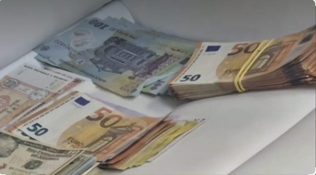 Șeful Postului Vamal Intern Căușeni a fost reținut pentru 72 de ore de CNA și procurori pentru corupere pasivă