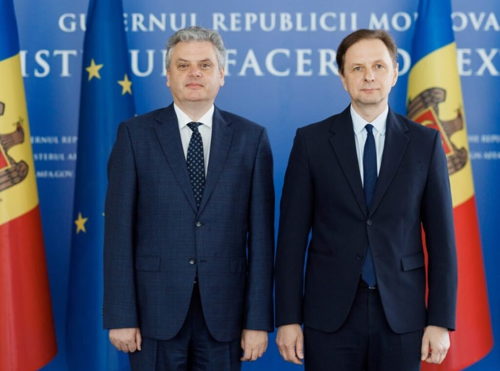 Candidaturile a doi ambasadori ai Republicii Moldova, avizate de comisia politică externă