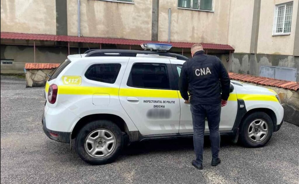 Doi funcționari din cadrul IP Drochia, reținuți în dosare de corupție sistemică