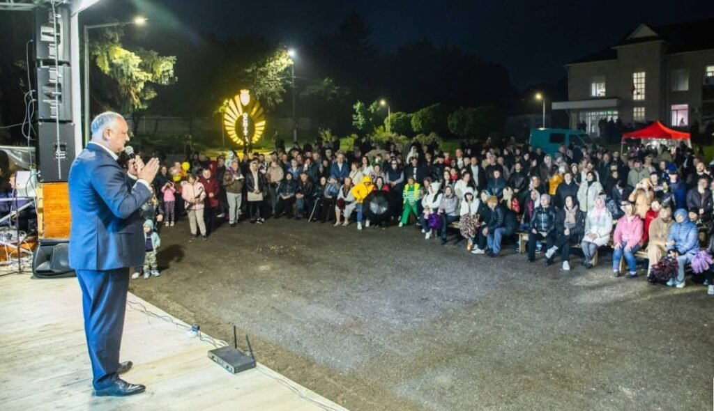  Liderul PSRM, Igor Dodon, i-a felicitat pe locuitorii orașului Ocnița cu prilejul hramului localității
