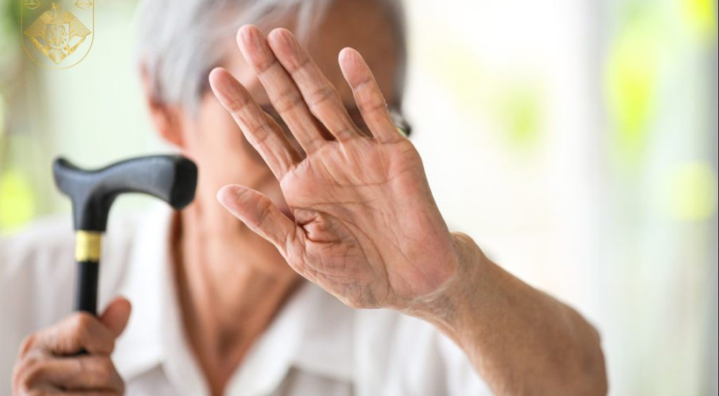 Și-a bătut mama imobilizată în scaun cu rotile, iar pentru fapta comisă, va sta 2 ani după gratii 1 imobilizata in scaun cu rotile