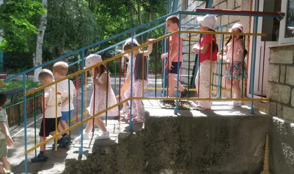 Incendiu la o grădiniță de copii din orașul Rîșcani! Au intervenit pompierii și salvatorii 1 Incendiu la o grădiniță de copii din orașul Rîșcani! Au intervenit pompierii și salvatorii