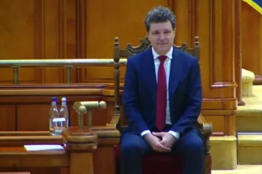 VIDEO// Nicușor Dan a depus jurământul de Președinte al României 1 VIDEO// Nicușor Dan a depus jurământul de Președinte al României