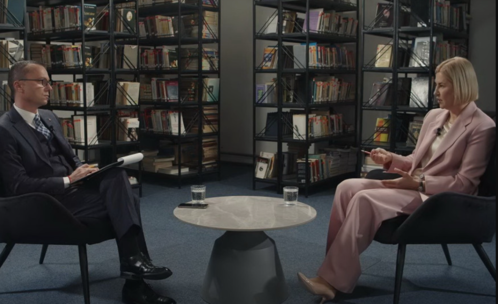 politiciana in context