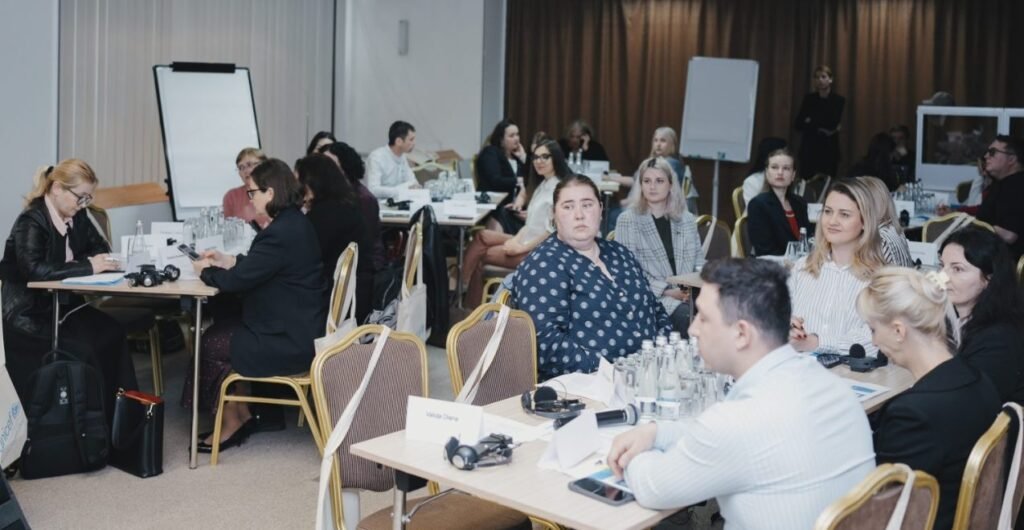 Dincolo de informație - cum învățăm să generăm schimbări reale în comunități 1 Dincolo de informație - cum învățăm să generăm schimbări reale în comunități