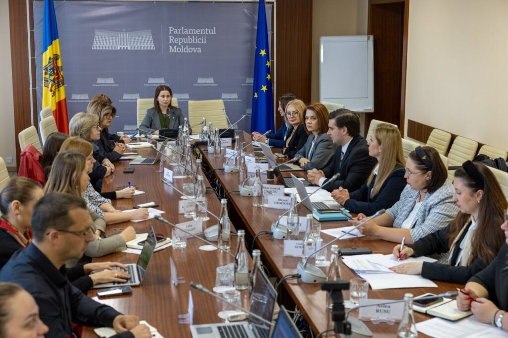 vizeaza egalitatea salariala