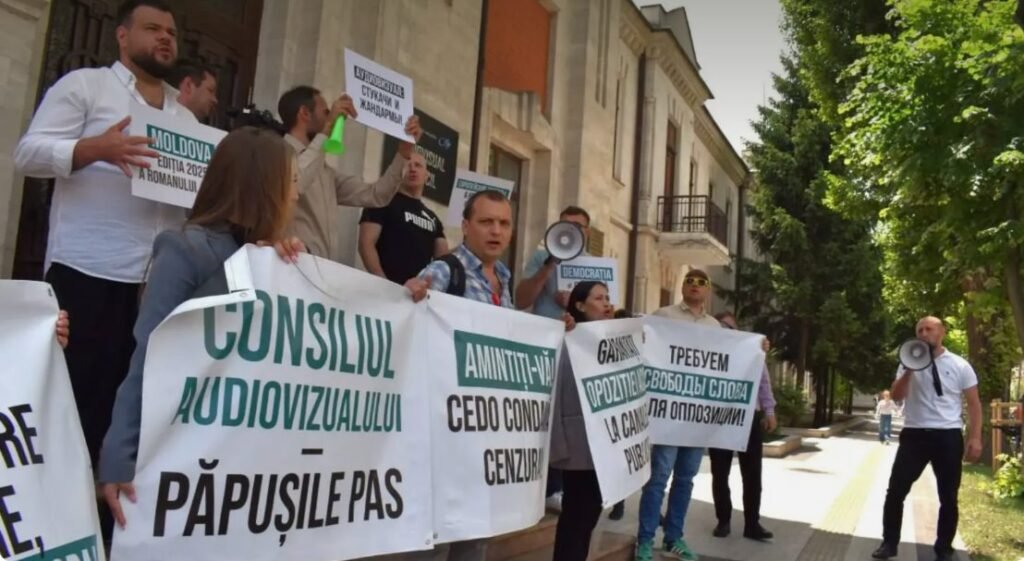 Blocul Alternativa a protestat la Consiliul Audiovizualului: “Libertatea de exprimare există doar în documentele livrate partenerilor europeni”
