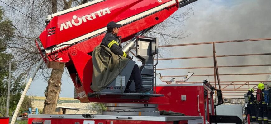 incendiu la un depozit