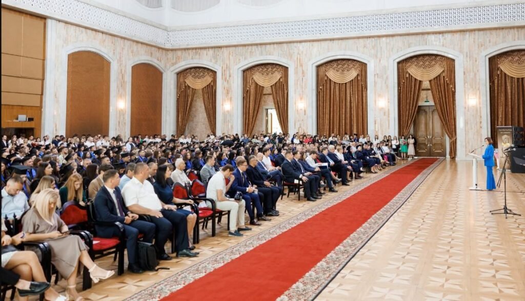 Maia Sandu, la ceremonia de absolvire a Facultății de Drept a Universității de Stat din Moldova