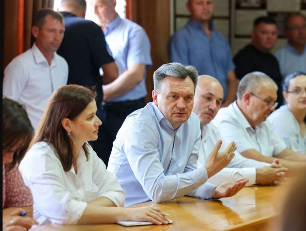 Dorin Recean: „M-am bucurat să știu că locuitorii din comuna Pelivan vor avea după ani de așteptare, apă de calitate bună” 1 Dorin Recean: „M-am bucurat să știu că locuitorii din comuna Pelivan vor avea după ani de așteptare, apă de calitate bună”