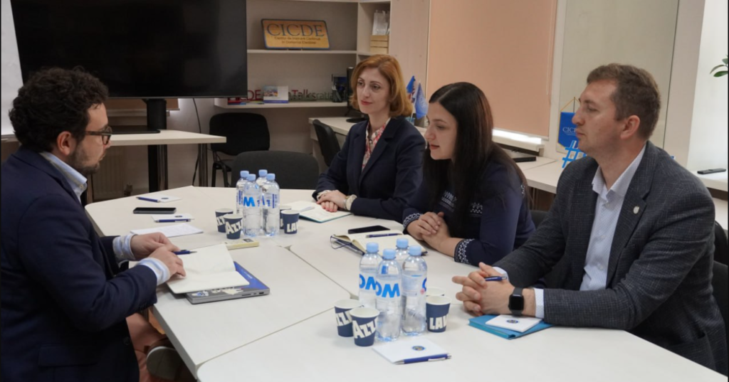 reprezentantii google si meta