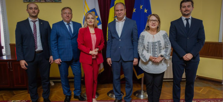 589 de ani cu oaspeti