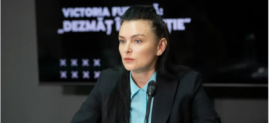 acuza guvernarea pas