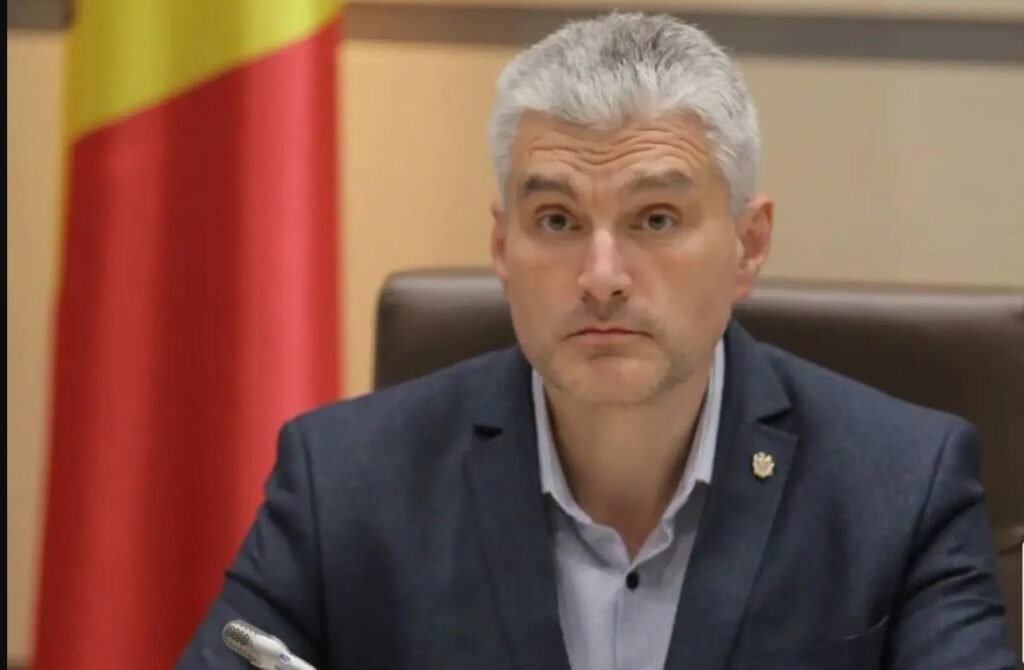Alexandru Slusari critică PAS: "Ipocrizie și lipsă de front proeuropean" 1 Alexandru Slusari critică dur ultimele decizii ale Parlamentului: „De ce ar trebui să fiu mai indulgent cu majoritatea PAS?”