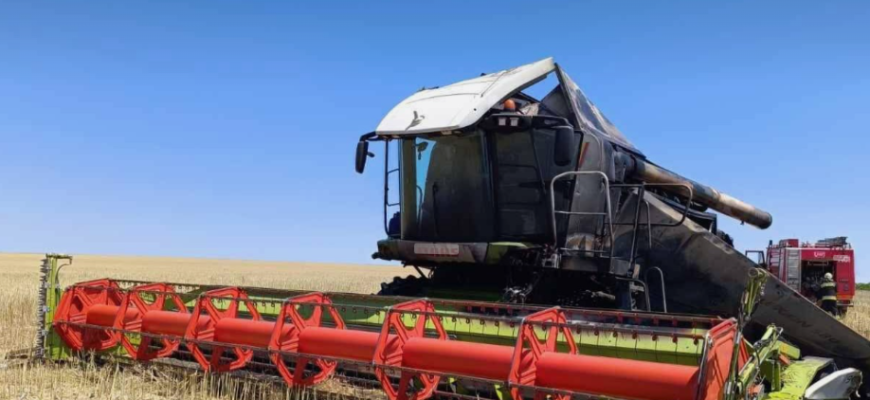 flacarile care au cuprins o combina