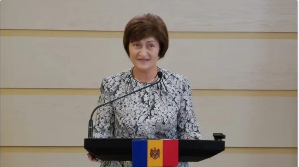 Iulia Dascălu, exclusă de pe lista PAS: „M-am simțit ca un ciorap rupt aruncat la tomberon” 1 Iulia Dascălu, exclusă de pe lista PAS: „M-am simțit ca un ciorap rupt aruncat la tomberon”