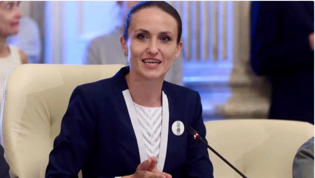 Ministrul de Externe de la București, Oana Țoiu, bate câmpii și urmărește creșterea implicării României în război 1 oana toiu