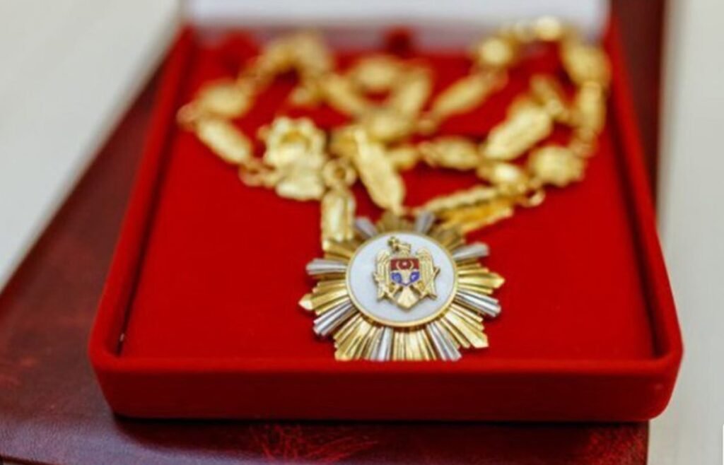Sistemul distincțiilor de stat a fost revizuit. A fost instituit în premieră „Ordinul Libertății”