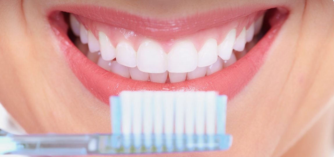 Faceți aceste greșeli când vă spălați pe dinți? Ponturi pentru o igienă dentară fără cusur