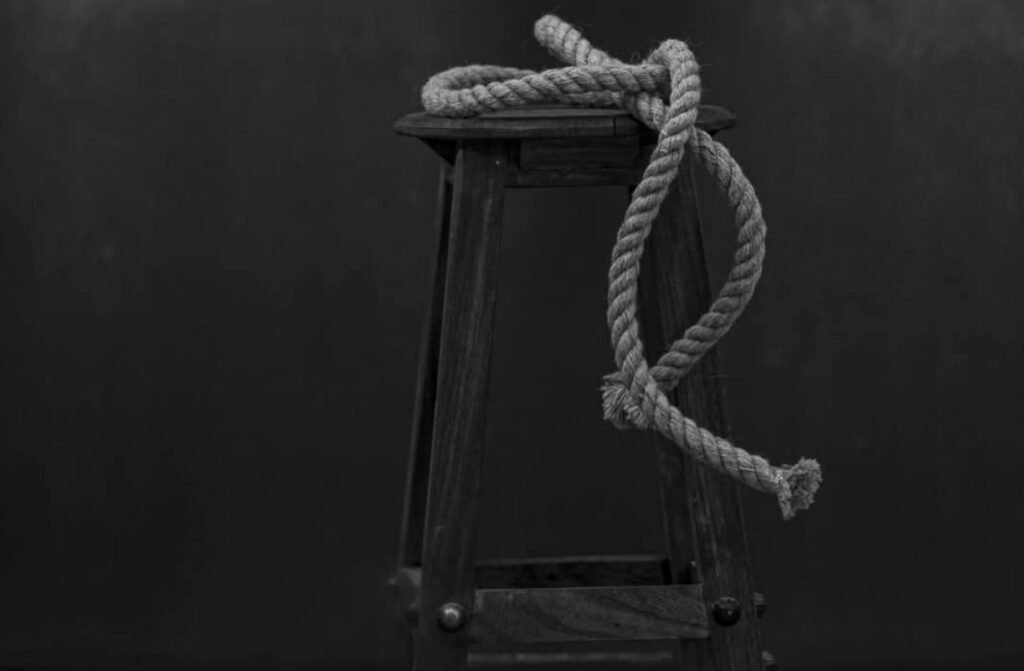 Un bărbat își va petrece următorii 7 ani în închisoare pentru violența în familie care a generat tentativa de suicid a soției sale 1 Un bărbat își va petrece următorii 7 ani în închisoare pentru violența în familie care a generat tentativa de suicid a soției sale