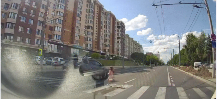 a pus in pericol viata unei fetite pe trecerea de pietoni