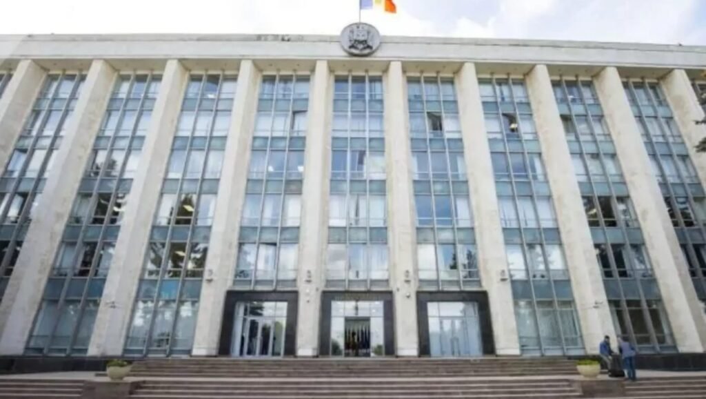 Jumătate din Guvern, în campanie: șapte miniștri PAS suspendați din funcție până după alegeri 1 Jumătate din Guvern, în campanie: șapte miniștri PAS suspendați din funcție până după alegeri