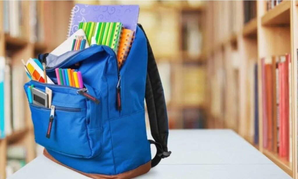Ghiozdan de lux, educație pe datorie - părinții moldoveni, la limita supraviețuirii 1 Ghiozdan de lux, educație pe datorie - părinții moldoveni, la limita supraviețuirii