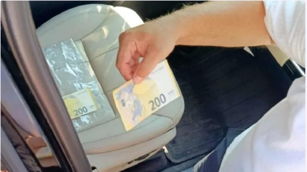 Un avocat a fost reținut pentru trafic de influență și primirea de mită în proporții deosebit de mari