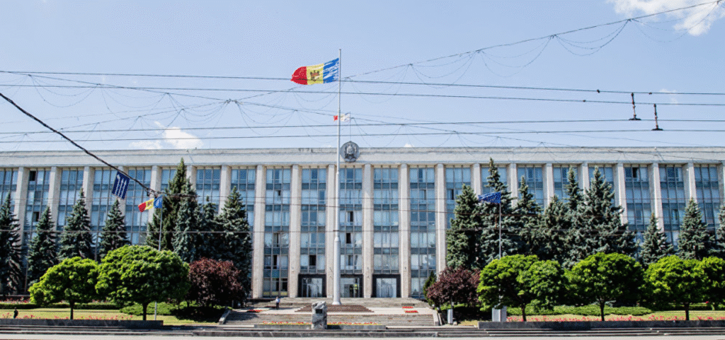 suspendat activitatea