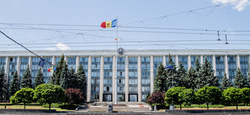 suspendat activitatea