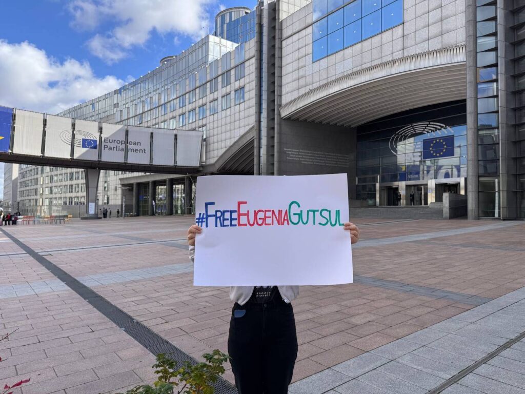 VIDEO// Găgăuzii cer la Bruxelles eliberarea bașcanului Eugenia Guțul: "Să știe că nu este singură"