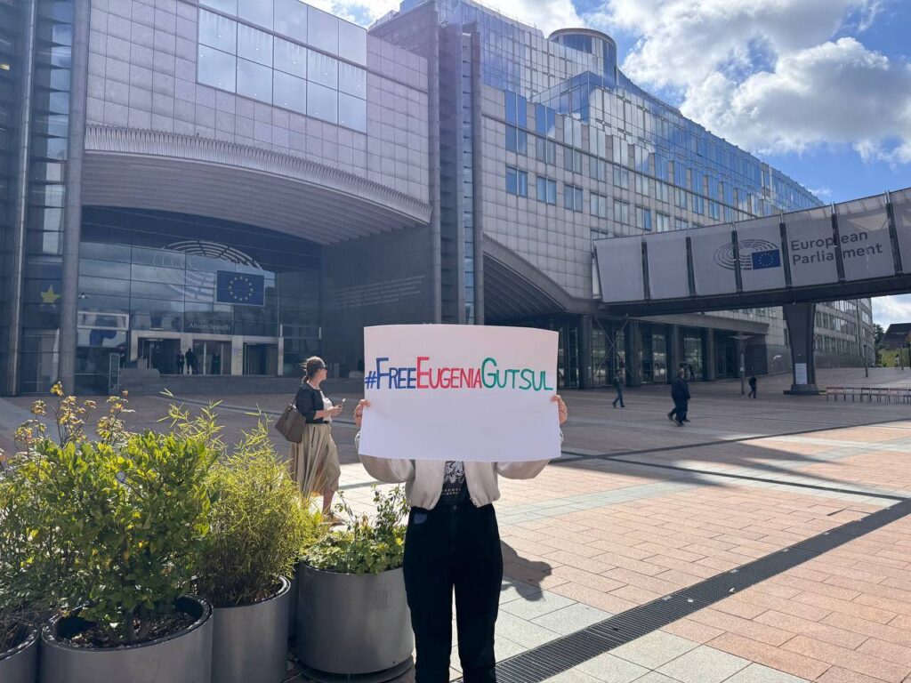 VIDEO// Găgăuzii cer la Bruxelles eliberarea bașcanului Eugenia Guțul: "Să știe că nu este singură"