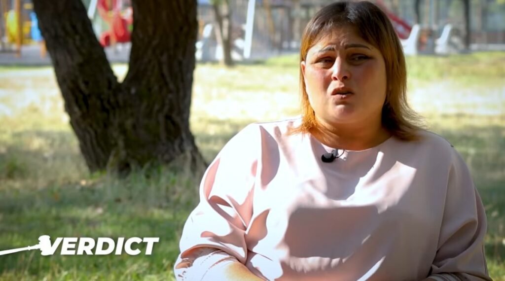 VIDEO// O femeie acuză medicii din Călărași că i-au băgat fiica de 11 ani în mormânt: ”Fata cerea ajutor, iar ei îi spuneau să nu facă show” 2 VIDEO// O femeie acuză medicii din Călărași că i-au băgat fiica de 11 ani în mormânt: ”Fata cerea ajutor, iar ei îi spuneau să nu facă show”