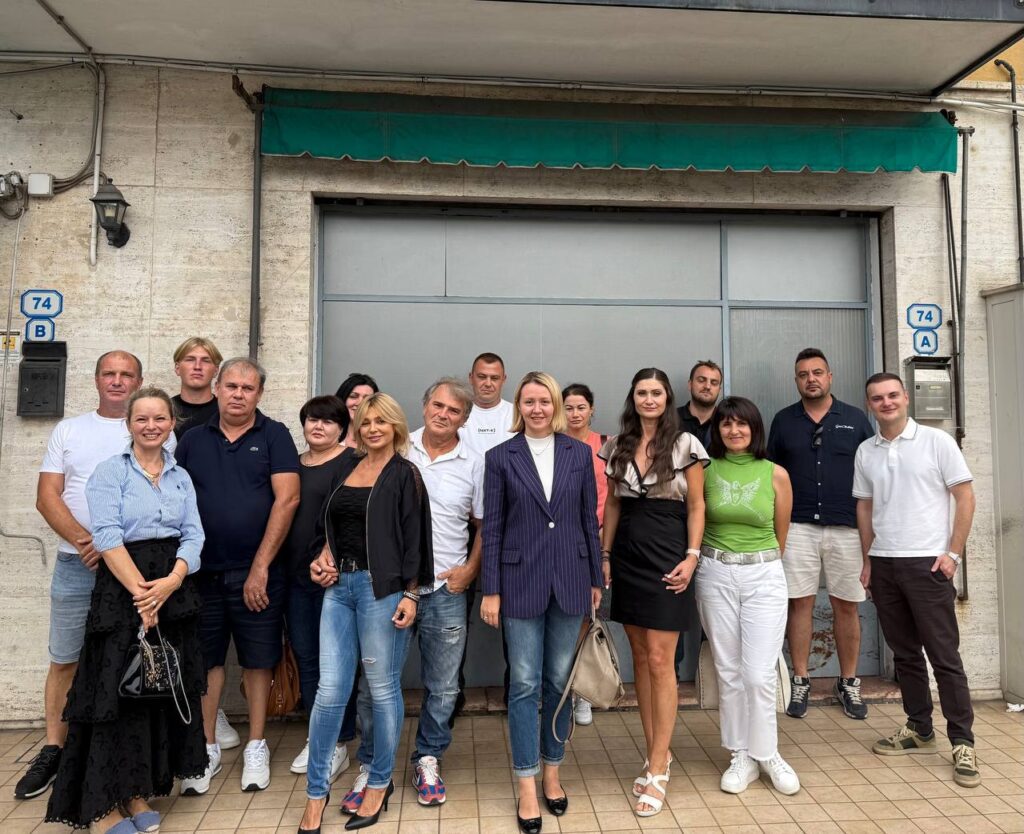 Candidații Blocului Electoral Patriotic s-au întâlnit cu diaspora din Italia, Marea Britanie și Franța 2 Candidații Blocului Electoral Patriotic s-au întâlnit cu diaspora din Italia, Marea Britanie și Franța