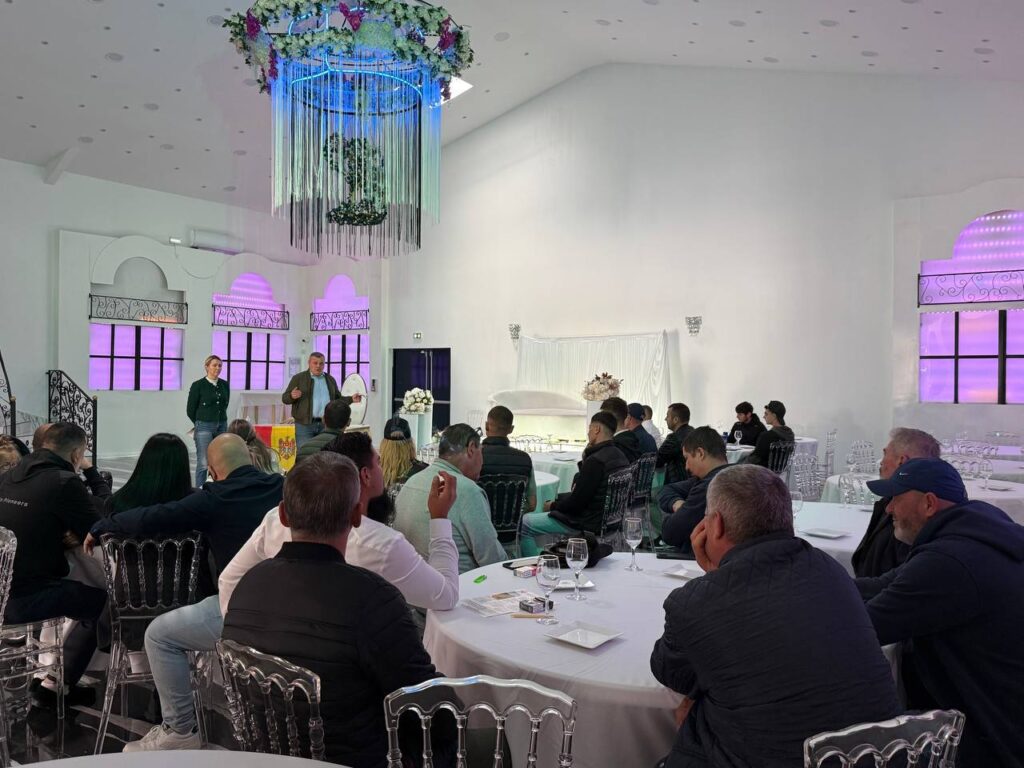 Candidații Blocului Electoral Patriotic s-au întâlnit cu diaspora din Italia, Marea Britanie și Franța 3 Candidații Blocului Electoral Patriotic s-au întâlnit cu diaspora din Italia, Marea Britanie și Franța