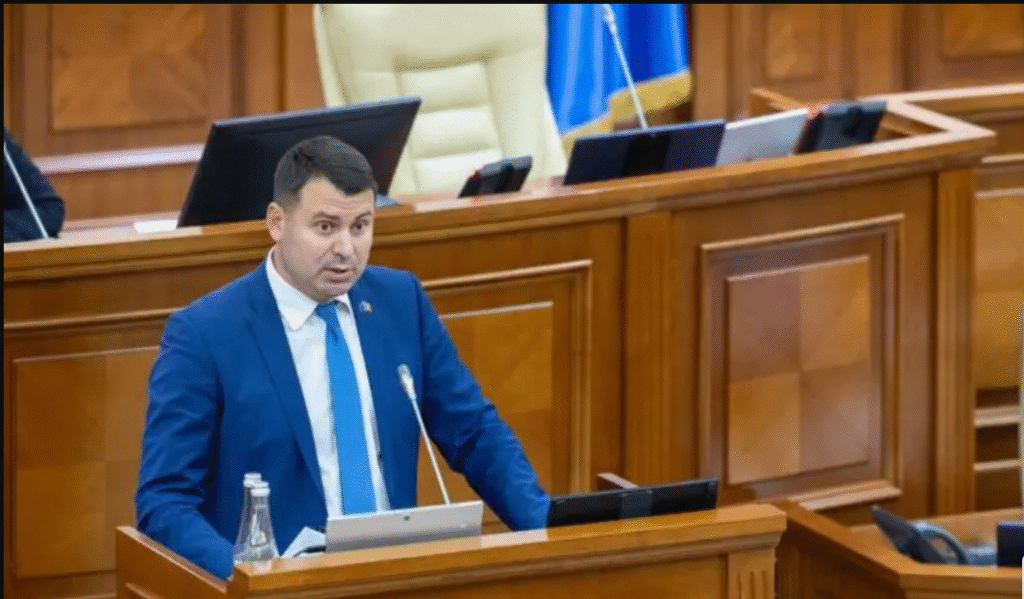 "Democrația Acasă" rămâne fără șefia comisiilor. Costiuc: "Totul e sub controlul PAS" 1 nu va detine sefia